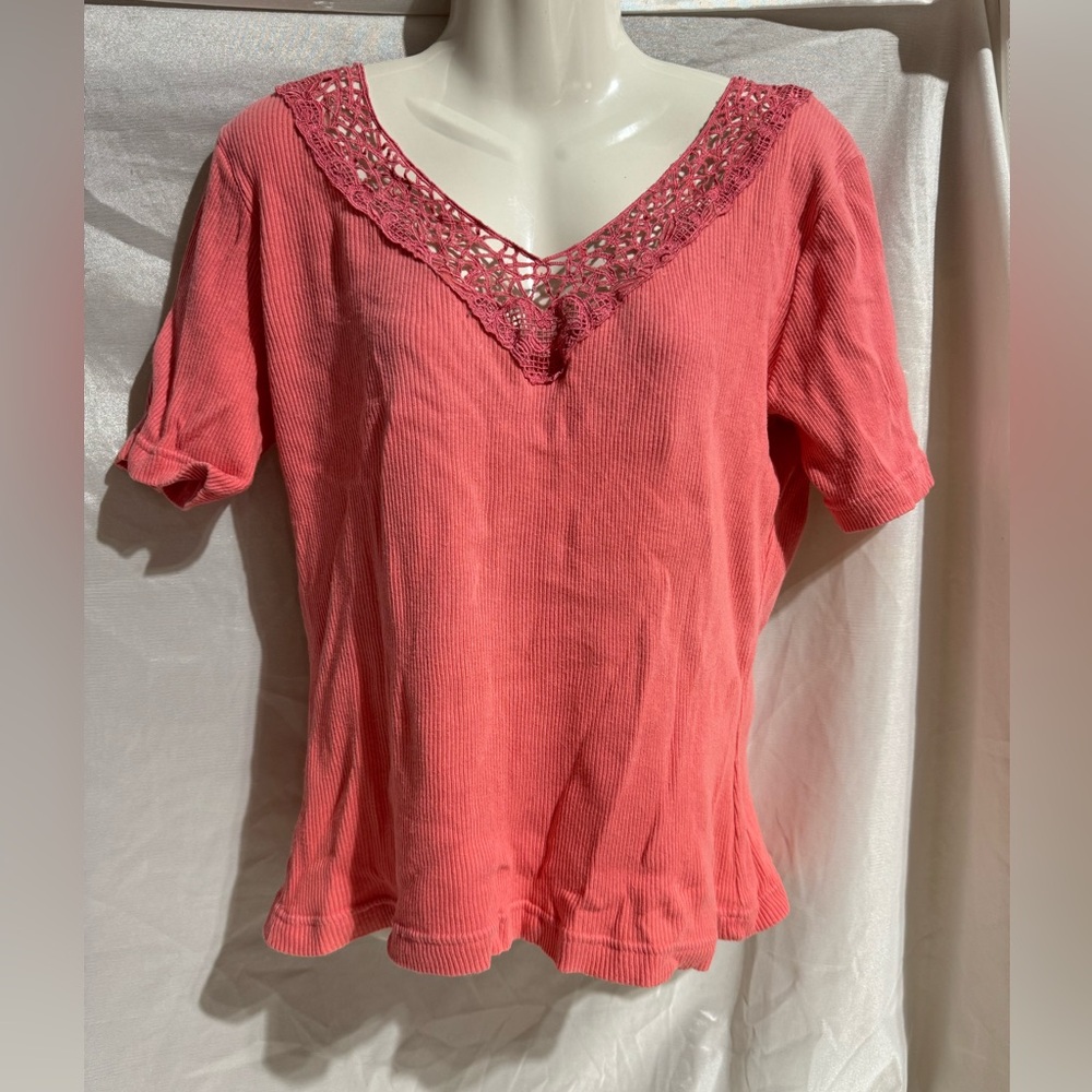 EUC Apricot Short Sleeved Top by Forenza, sz Medium